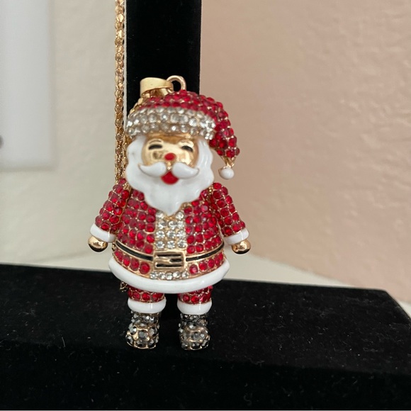 NWT Santa Claus Rhinestone Christmas Pendant Necklace With Gold Chain. - Picture 8 of 9